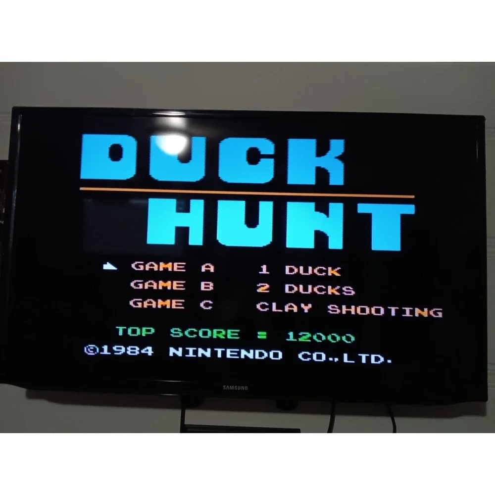 Nintendo NES lot 6 games And Zapper And Controller
